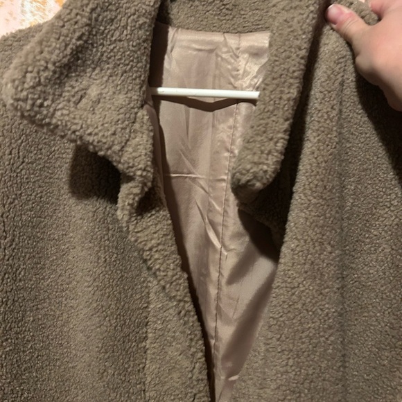 Cozy Women's Beige Vest with Button Closure - Picture 9 of 9